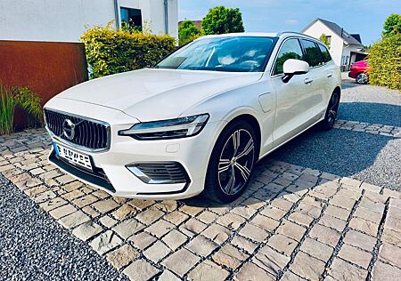 Volvo V60 Inscription T6 HuD, Pano, H/K , Mass, 19"+18