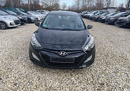 Hyundai i30 Trend*Klima*Panorama*Alu*Scheckheft*Wenig KM