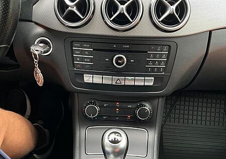Mercedes-Benz B 180 d AMG Line AMG Line