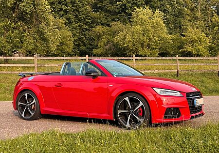 Audi TT Roadster 2.0 TFSI S tronic quattro - knallrot