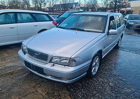 Volvo V70 2.5 T