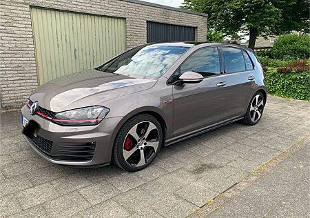 VW Golf Volkswagen 2.0 TSI BMT DSG GTI GTI
