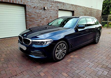 BMW 520d Touring Sport Line HUD, AHK, Pano