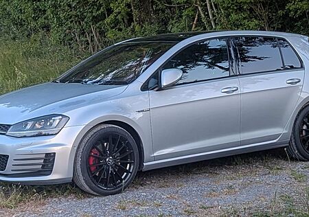 VW Golf Volkswagen 2.0 TDI DSG BMT GTD GTD