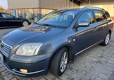 Toyota Avensis Combi Executive 2.0-l-VVT-i Executive