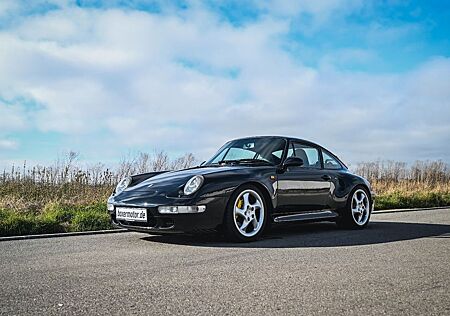 Porsche 993 Carrera 4S Coupé "Exclusiv Ausstattung"