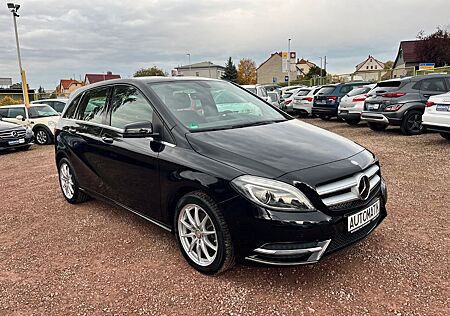 Mercedes-Benz B 180 B -Klasse *1Hand*Bi-Xenon*PDC*AHK*
