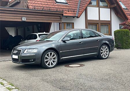 Audi A8 4.2 FSI tiptronic quattro -
