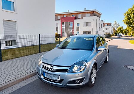 Opel Astra 1.8 Automatik 1. Hand / Scheckheft