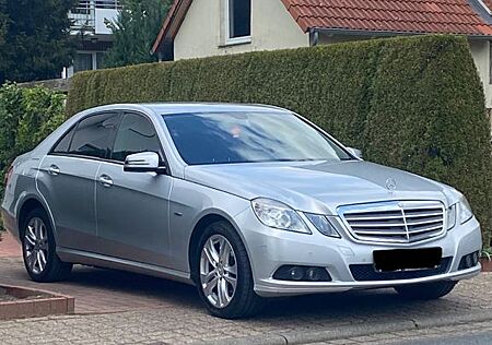 Mercedes-Benz E 220 E220 CDI /Vieles Neu/ Vollleder/Standheizung/Shz