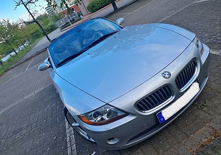 BMW Z4 3.0i -SMG M-Sportsitze und Fahrwerk