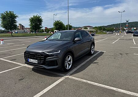 Audi Q8 55 TFSI quattro tiptronic -