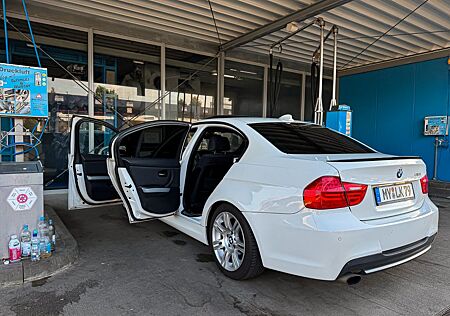 BMW 318i - M-Paket; AUTOMATIK; SCHIEBEDACH; XENON