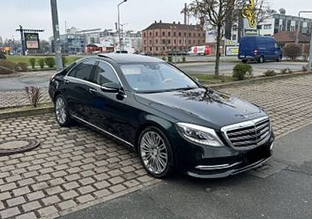 Mercedes-Benz S 560 4MATIC MB 100 Garantie exklusiv Panorama