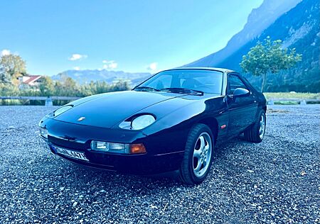 Porsche 928 GTS Auto
