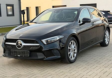 Mercedes-Benz A 250 Standheizung/Panorama/Automatik