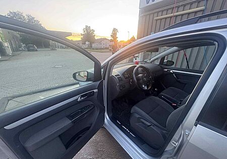 VW Touran Volkswagen 1.6 TDI Trendline BlueMotion Technolo...