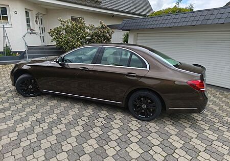 Mercedes-Benz E 250 Autom. -exklusiv