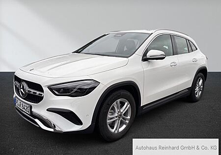Mercedes-Benz GLA 180 MULTIBEAM+360°+KEYLESS+DISTRONIC+EASYPAC