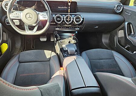 Mercedes-Benz CLA 200 Shooting Brake Mercedes AMG Night Paket