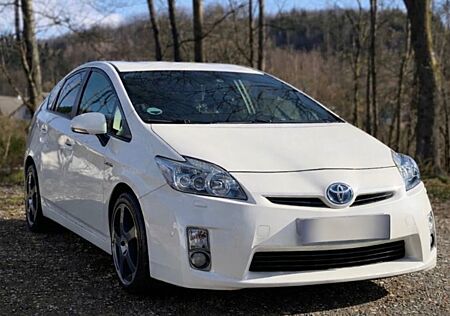 Toyota Prius 1.8 Hybrid Perlmutt-Weiß