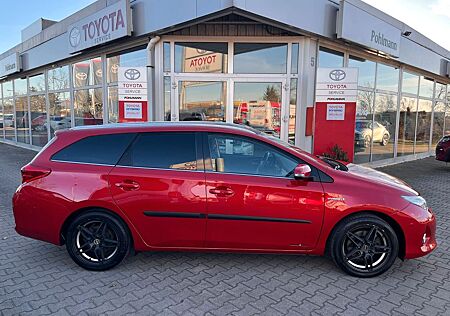 Toyota Auris Touring Sports Hybrid Life+
