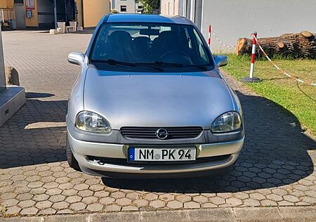 Opel Corsa 1.2 16V Edition 2000 Edition 2000