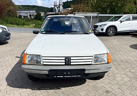 Peugeot 205