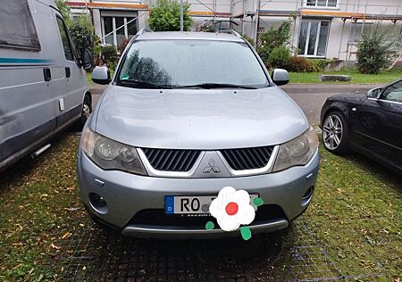 Mitsubishi Outlander 2.0 DI-D/ 7 x Sitze/ Allrad
