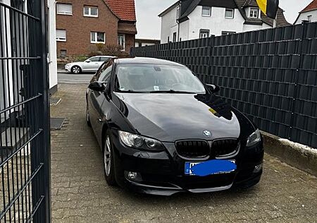 BMW 320i Coupé - M Paket/ Automatik/Super Zustand