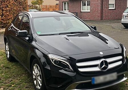 Mercedes-Benz GLA 200 d unter 90.000km !!