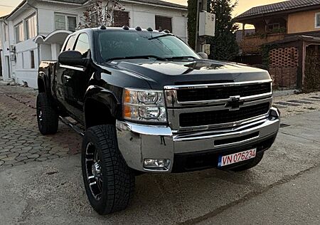 Chevrolet Silverado Duramax 6.6 Diesel V8 4X4