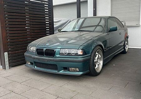 BMW 320i E36 Coupe