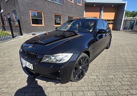BMW 320i -