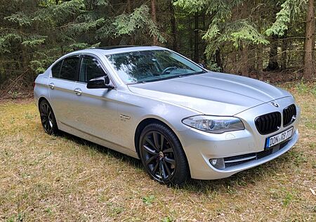 BMW 530d xDrive - oder tauschen mit 2 fiat qubo.