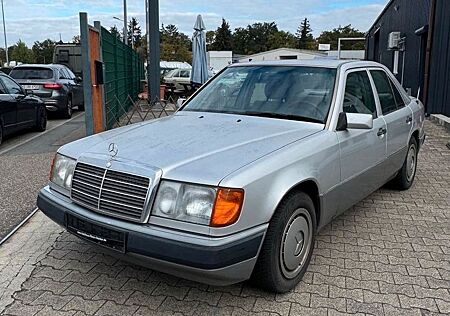 Mercedes-Benz 220 gebraucht kaufen Mercedes-Benz 220 E Schiebedach Sommer und Winterräder