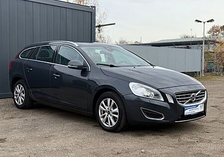Volvo V60 Kombi Summum *XENON*MEMORY*SCHIEBEDACH*LEDER