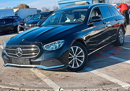 Mercedes-Benz E 200 Premium 2.0 197PS Cam/Blis/Keyles/AHK/SzHz