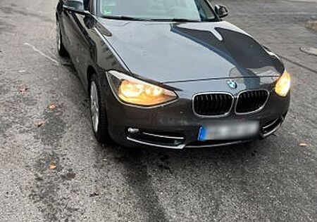 BMW 118i Sport Line Sport Line