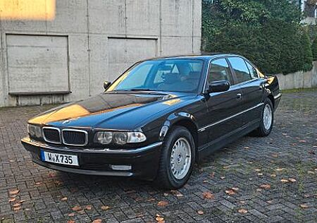 BMW 735i V8 FACELIFT, ORGINAL, TÜV NEU