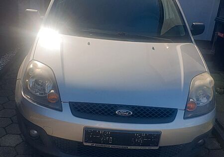 Ford Fiesta 1,4 16V Ghia Ghia