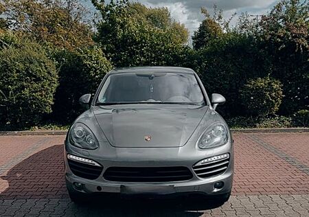 Porsche Cayenne 4.2 V8 DIESEL, Luxus-SUV mit TV + DVD