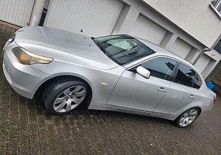 BMW 520i -