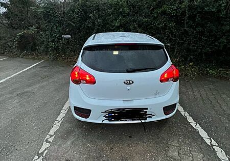 Kia Cee'd / Ceed 1.4 CVVT Dream-Team Edition6 Dr...