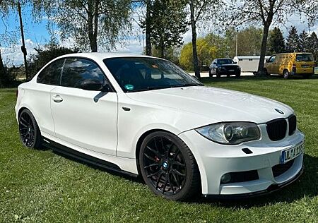 BMW 123D Coupé/M-Paket/TÜV NEU/2.Hand/Scheckheftgef.