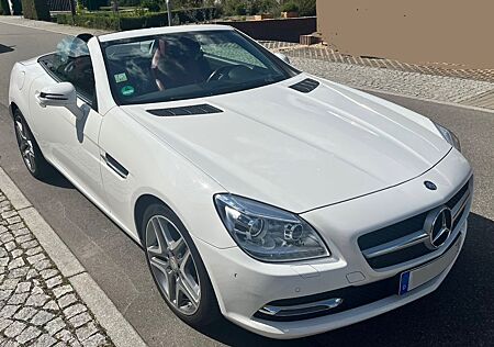 Mercedes-Benz SLK 200 -ILS-Panoramadach-Harman-Kardon