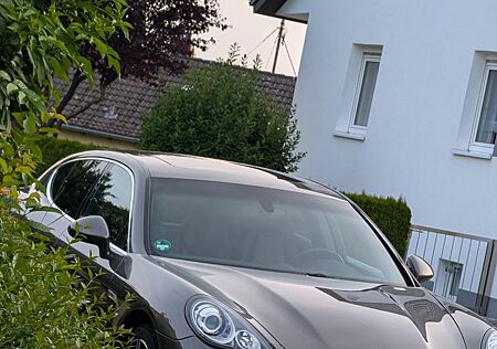 Porsche Panamera 4S