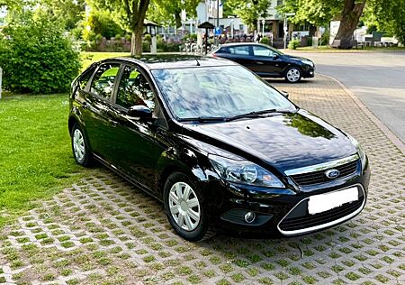 Ford Focus 1,6 Black Magic
