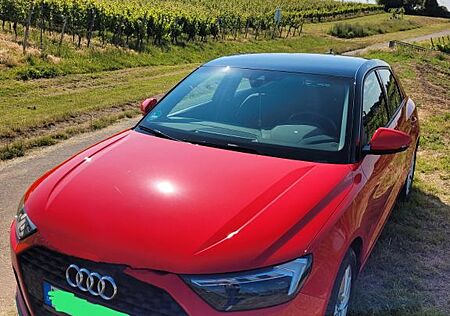 Audi A1 30 TFSI Sportback sehr gepflegt von privat