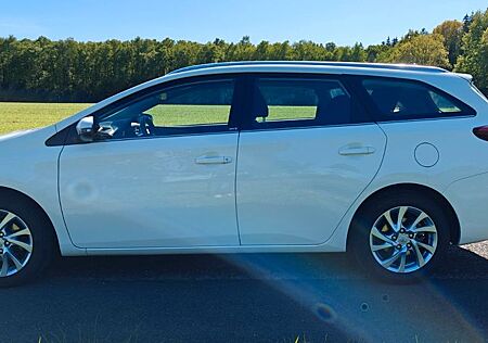 Toyota Auris Touring Sports Auris Günstigster Preis geringste Laufleistung